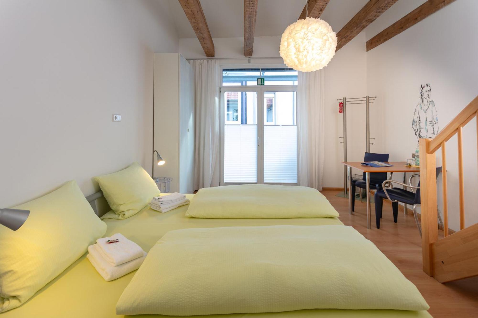 Pensionsieben Das Andere Hotel 로라흐 외부 사진