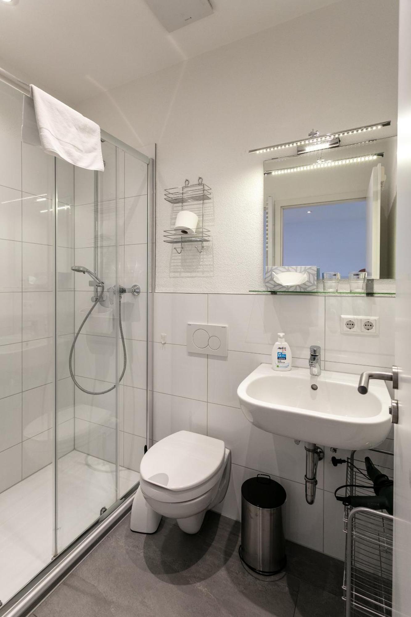 Pensionsieben Das Andere Hotel 로라흐 외부 사진