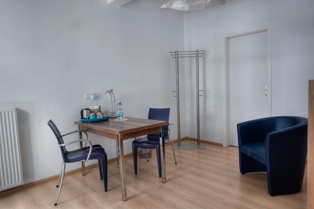 Pensionsieben Das Andere Hotel 로라흐 외부 사진