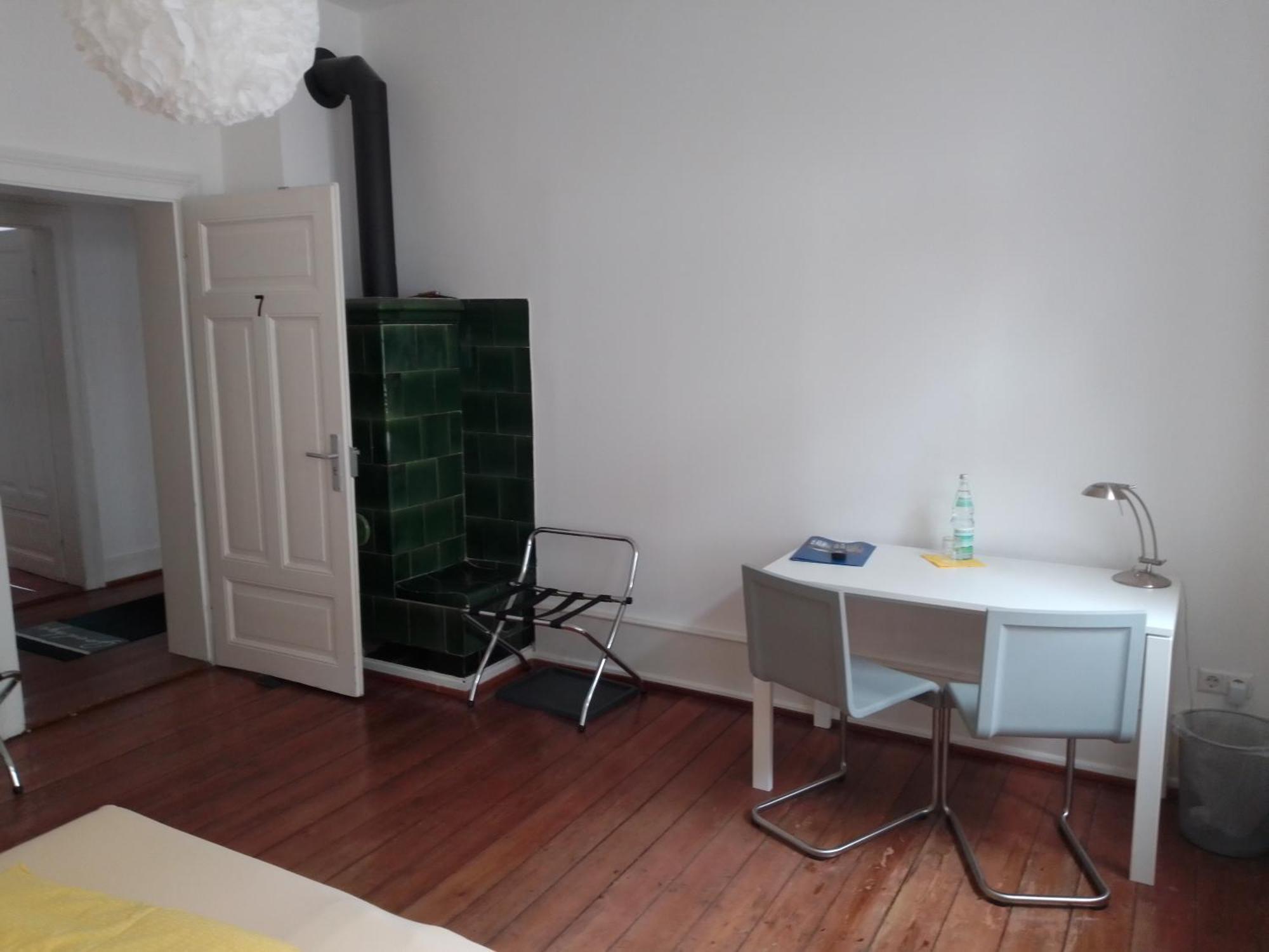 Pensionsieben Das Andere Hotel 로라흐 객실 사진