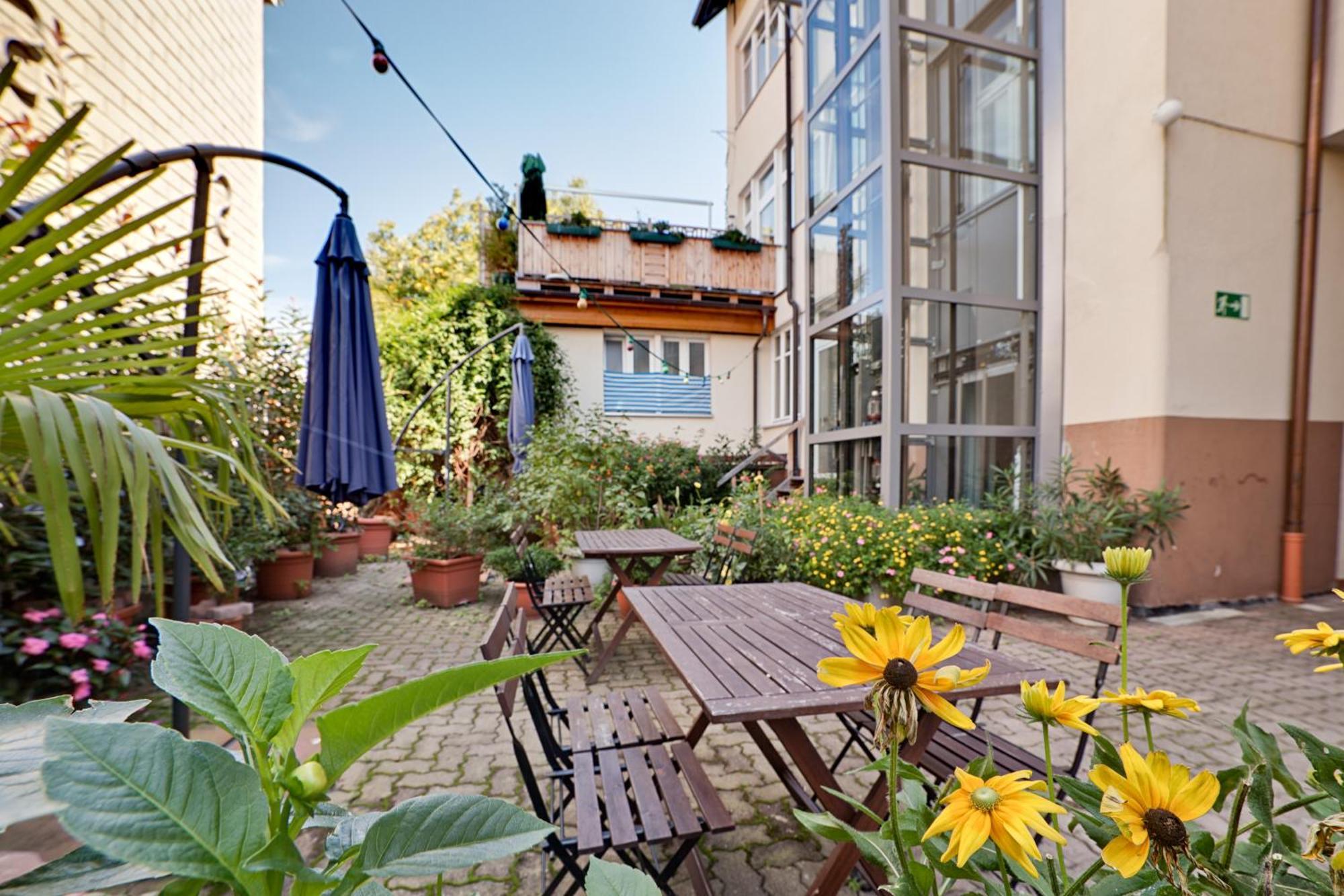 Pensionsieben Das Andere Hotel 로라흐 외부 사진