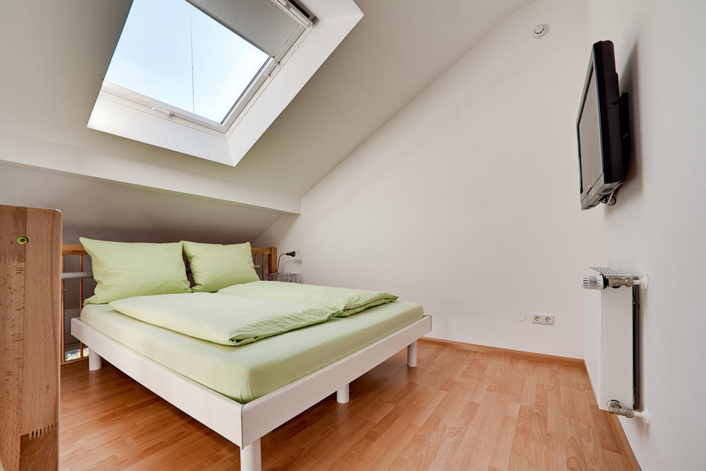 Pensionsieben Das Andere Hotel 로라흐 객실 사진